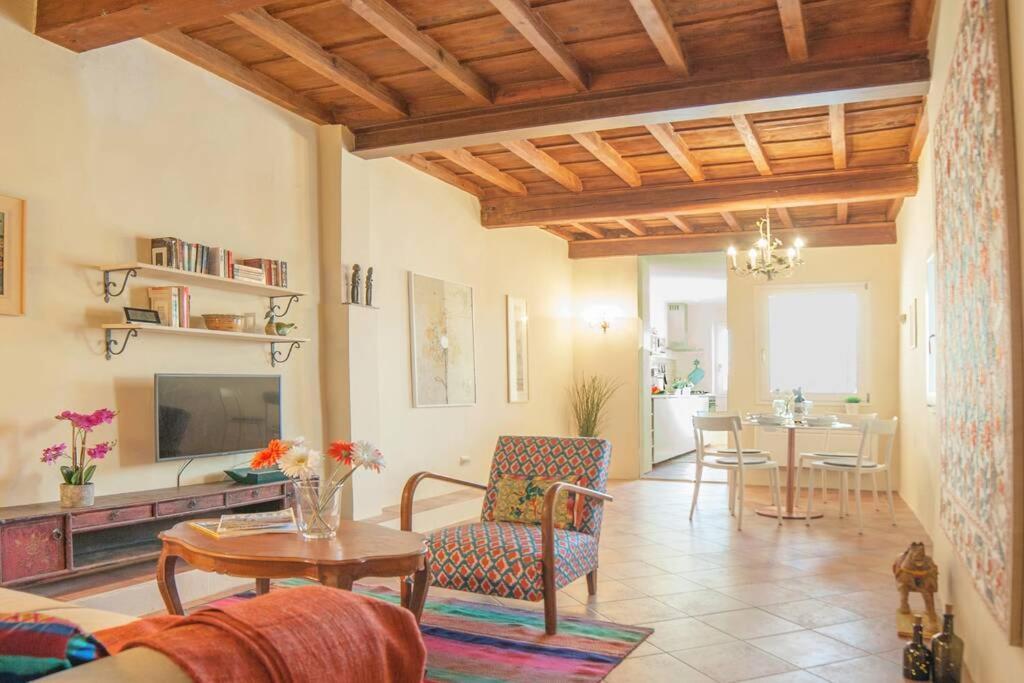 Cozy Macci Flat 4 People Near Santa Croce Square Apartment Florence Exterior photo